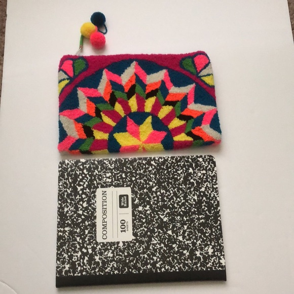 Authentic Handmade Colombian Wayuu Clutch - Picture 5 of 7